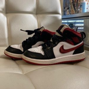 Kids Jordan 1 Mid Black Gym Red